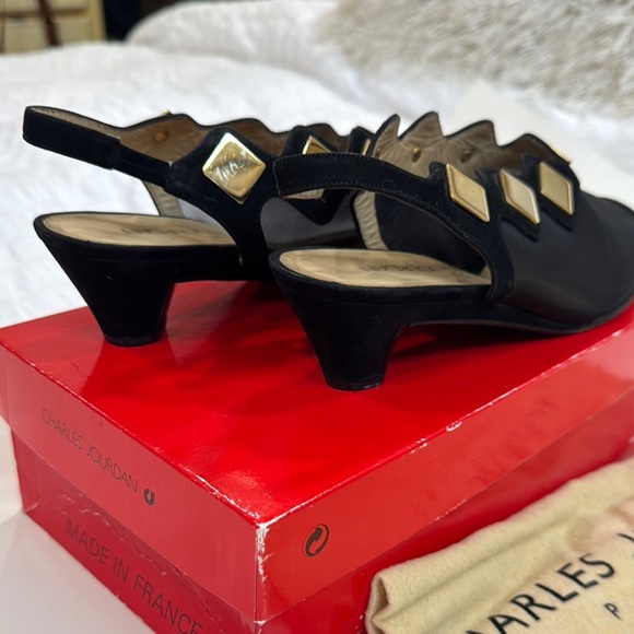 Charles Jourdan Black and Gold Kitten Heel Suede Mesh Square Gold Studs Size 7.5 - Picture 2 of 10